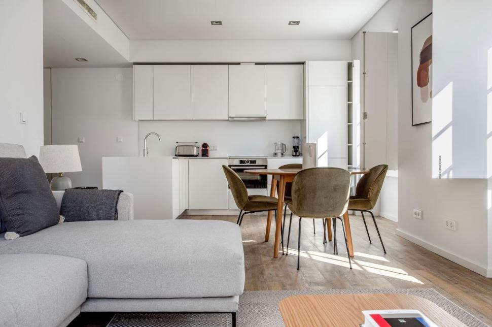 Private Bedrooms In The Heart Of Lisbon Exterior photo