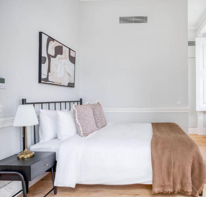Private Bedrooms In The Heart Of Lisbon Exterior photo